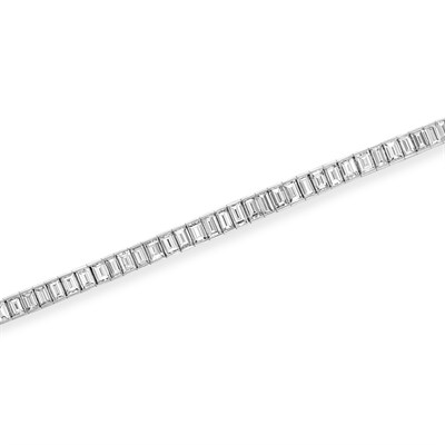 Lot 461 - Diamond Straightline Bracelet