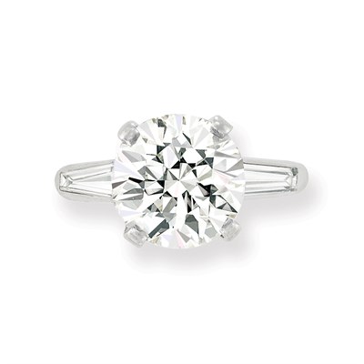 Lot 378 - Diamond Ring