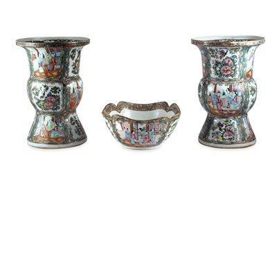 Lot 250 - Pair of Chinese Export Rose Medallion...