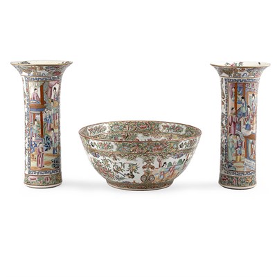 Lot 193 - Canton Rose Medallion Porcelain Bowl 19th...