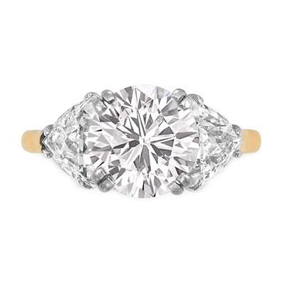 Lot 501 - Faint Pink Diamond and Diamond Ring