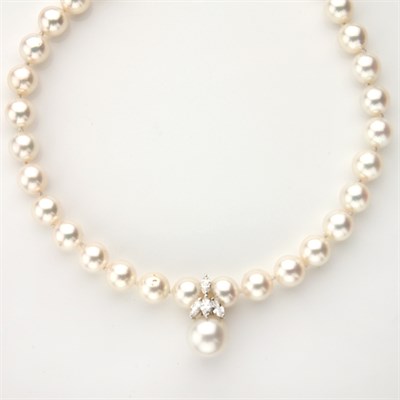 Lot 885 - Cultured Pearl Necklace with Diamond Clasp and Detachable Cultured Pearl and Diamond Pendant