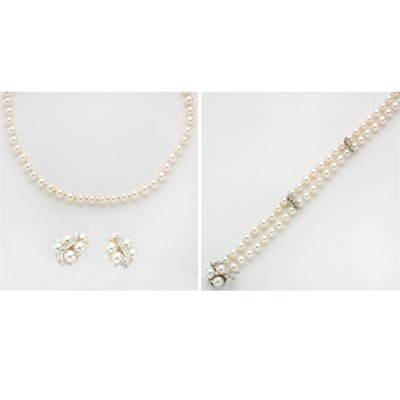 Lot 397 - Group of Cultured Pearl Jewelry
