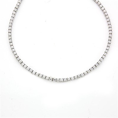 Lot 480 - Diamond Necklace