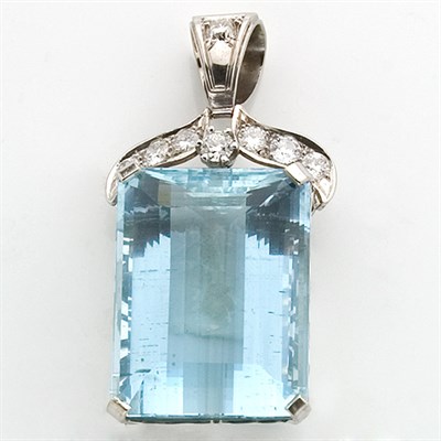 Lot 611 - Aquamarine and Diamond Pendant