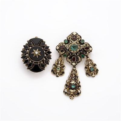 Lot 834 - Group of Antique Jewelry