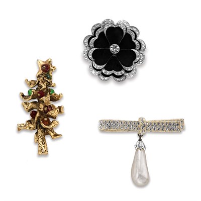Lot 416 - Three Costume Brooches