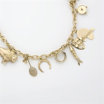 Lot 580 - Gold Charm Braclet