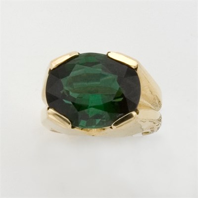 Lot 721 - Gold and Tourmaline Ring