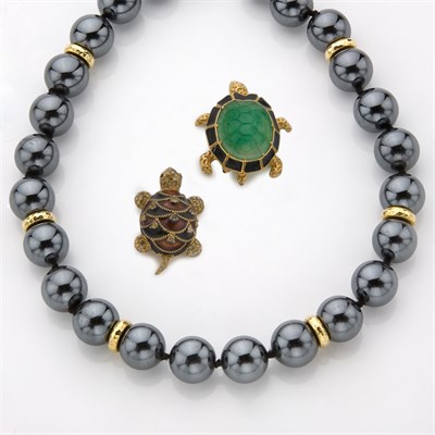 Lot 560 - Group of Jewelry