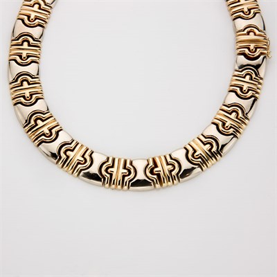 Lot 517 - Two-Color Gold Necklace