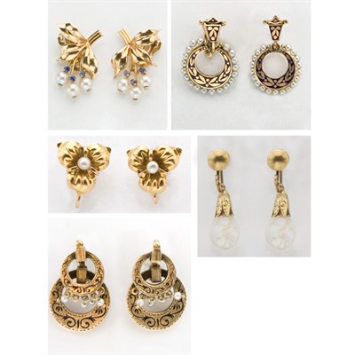 Lot 367 - Group of Five Pairs of Gold Earclips