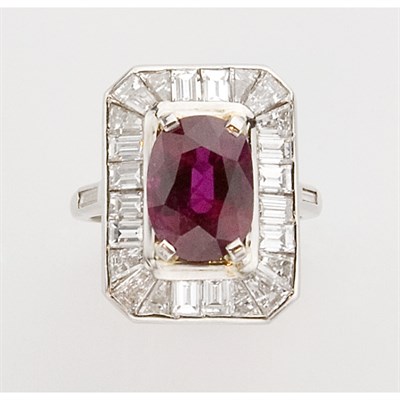 Lot 282 - Ruby and Diamond Ring