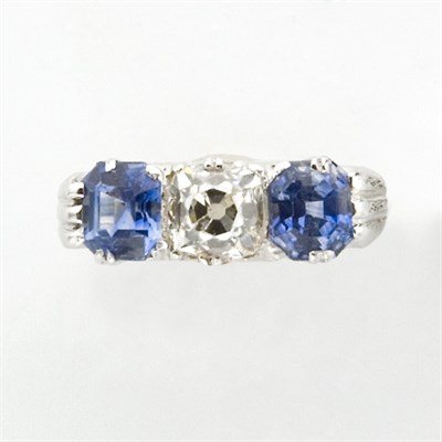 Lot 693 - Diamond and Sapphire Ring
