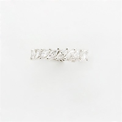 Lot 287 - Diamond Band Ring