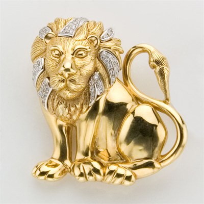 Lot 818 - Gold and Diamond Lion Brooch