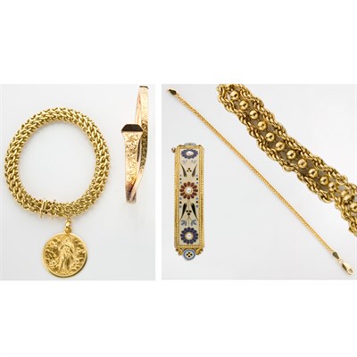 Lot 825 - Assorted Group of Bracelets