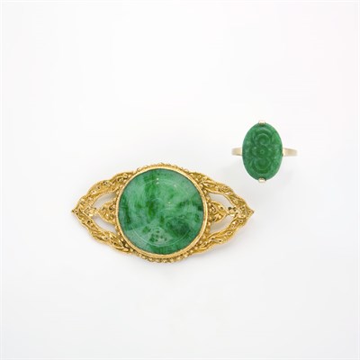 Lot 830 - Gold and Carved Jade Brooch and Ring