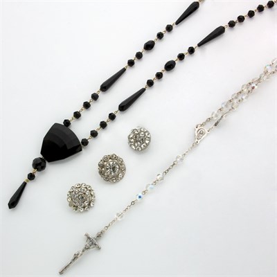 Lot 144 - Large Assorted Group of Beads and Buttons