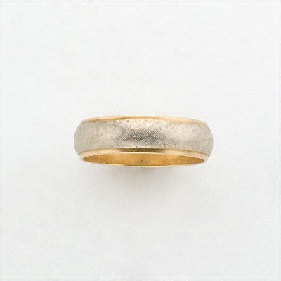 Lot 41 - Two-Color Gold Band Ring