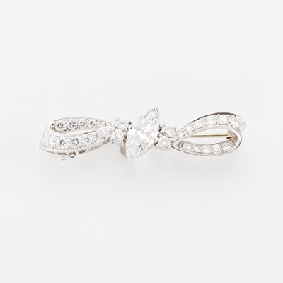 Lot 376 - Diamond Bow Brooch