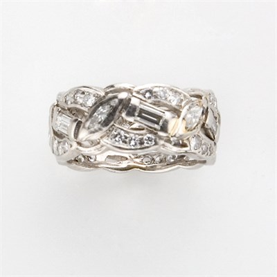 Lot 607 - Platinum and Diamond Band Ring