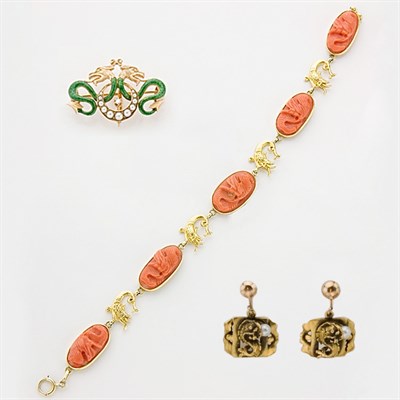 Lot 186 - Group of Gold Dragon Jewelry