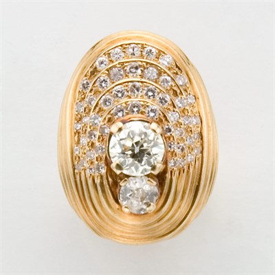 Lot 767 - Gold and Diamond Ring