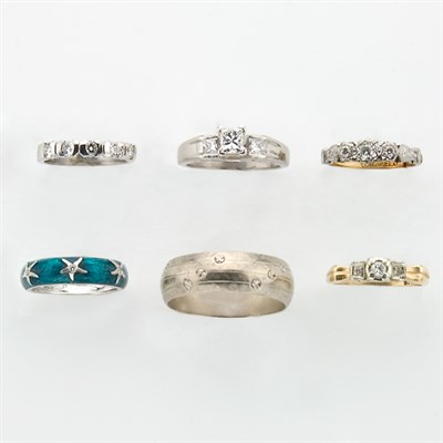 Lot 667 - Seven Rings