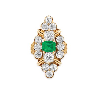 Lot 330 - Antique Gold, Emerald and Diamond Ring