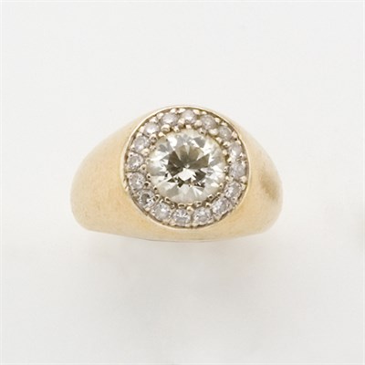 Lot 244 - Gold and Diamond Ring