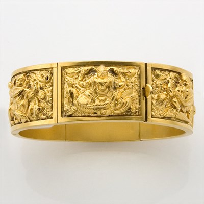 Lot 564 - Antique Gold Bangle Bracelet