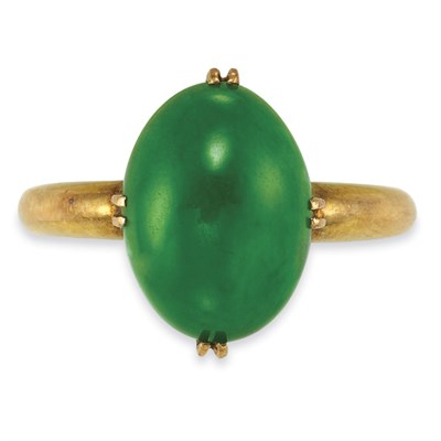 Lot 374 - Jade Ring
