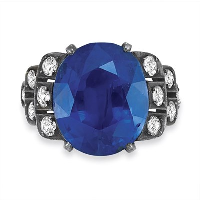 Lot 378 - Sapphire and Diamond Ring
