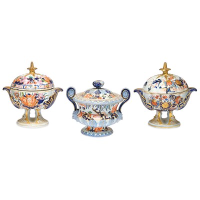 Lot 362 - Pair of Masons Ironstone Tureens 19th Century...