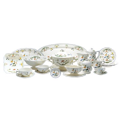 Lot 87 - Gien Faience Table Service In the Oiseaux de...