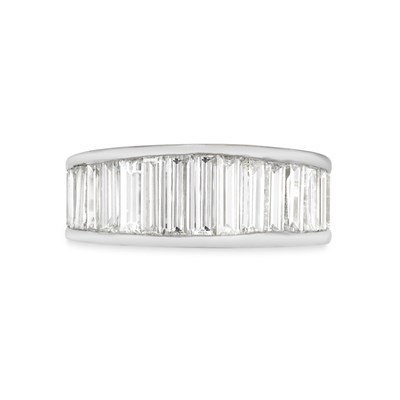 Lot 388 - Diamond Band Ring