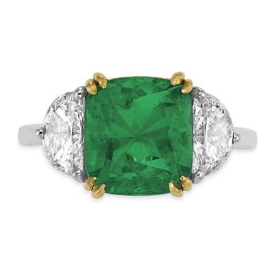 Lot 402 - Emerald and Diamond Ring