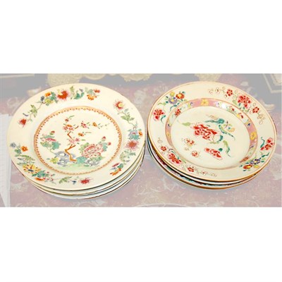 Lot 330 - Assembled Set of Twelve Chinese Export Famille...