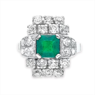 Lot 213 - Emerald and Diamond Ring