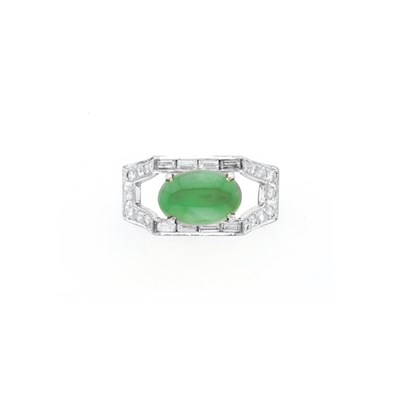 Lot 275 - White Gold, Jade and Diamond Ring