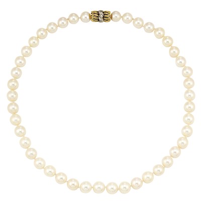 Lot 392 - Cultured Pearl Necklace with Gold and Diamond Clasp