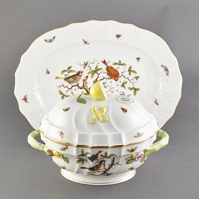 Lot 384 - Herend Porcelain Tureen and Stand Modern In...