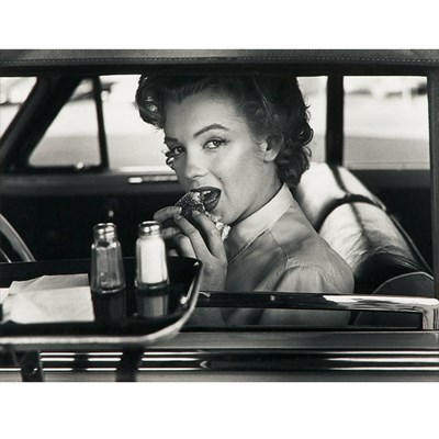 Lot 167 - HALSMAN, PHILIPPE (1906-1979) Marilyn at drive-...