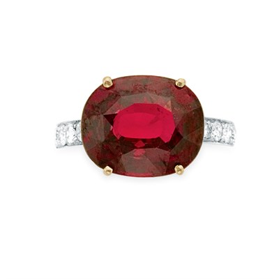 Lot 112 - Pyrope Garnet and Diamond Ring