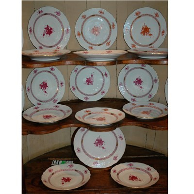 Lot 335 - Set of Herend Porcelain Plates Approximately...