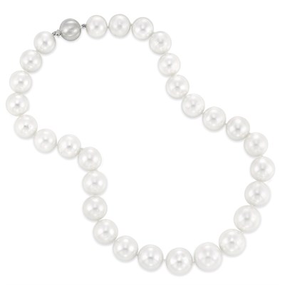 Lot 412 - Cultured Pearl Necklace