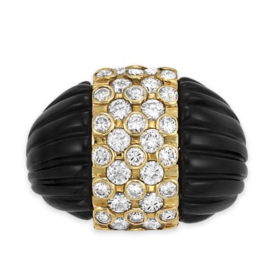 Lot 157 - Gold, Fluted Black Onyx and Diamond Ring