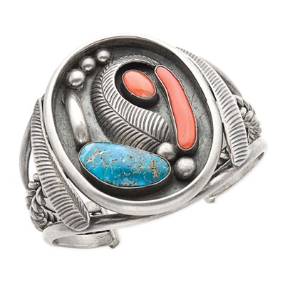Lot 300 - Tom Bahe Navajo Cuff 1950s Silver set with...
