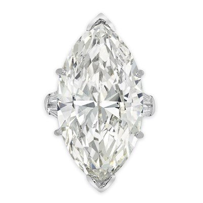 Lot 415 - Diamond Ring